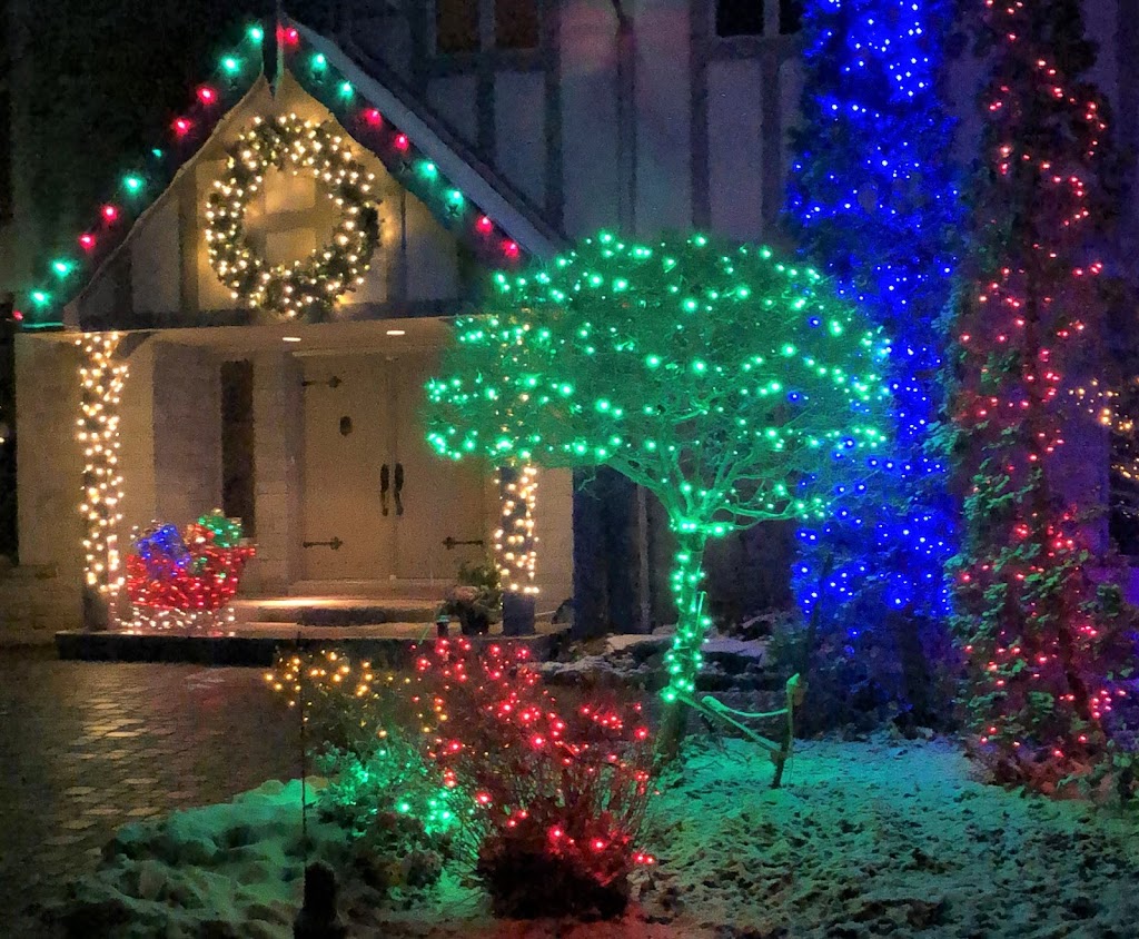 The Christmas Installers | 153 Bayview Ave, Keswick, ON L4P 2T1, Canada | Phone: (905) 535-0655