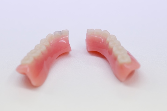 Smile Denture & Implant Clinic | 1825 Woodward Dr, Ottawa, ON K2C 0P9, Canada | Phone: (613) 702-2656
