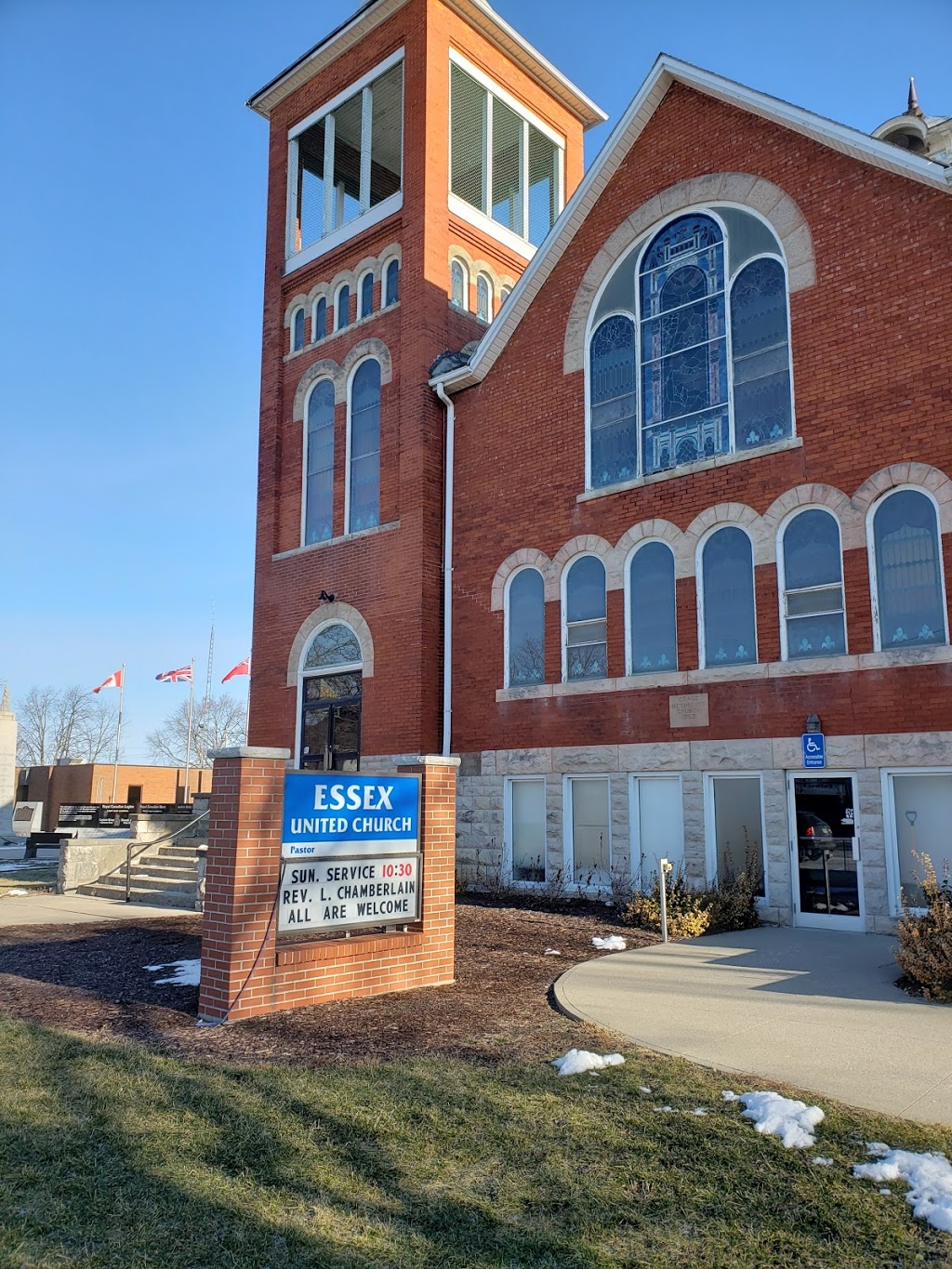 Essex United Church | 53 Talbot St S, Essex, ON N8M 1B1, Canada | Phone: (519) 776-5121