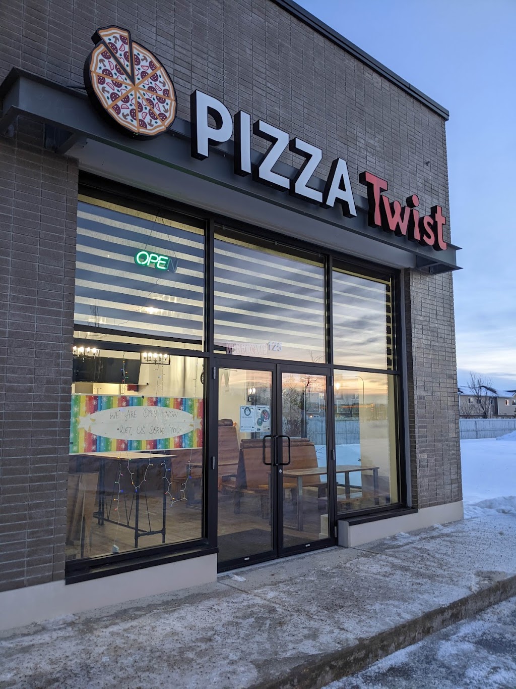 Pizza Twist | 121 Town Crest Rd Unit 125, Fort Saskatchewan, AB T8L 0G7, Canada | Phone: (587) 285-0055