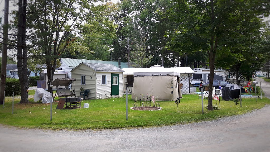 Le Camping du Domaine Joly-Mont | 2405 Chemin Lemire, Sherbrooke, QC J1H 0C5, Canada | Phone: (819) 562-6492