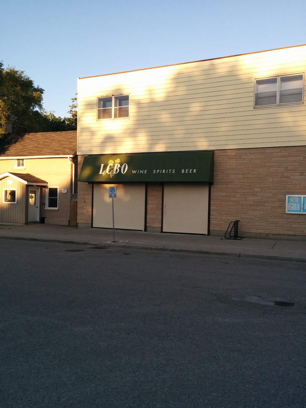 LCBO | 11 Grosvenor St S, Southampton, ON N0H 2L0, Canada | Phone: (519) 797-3545