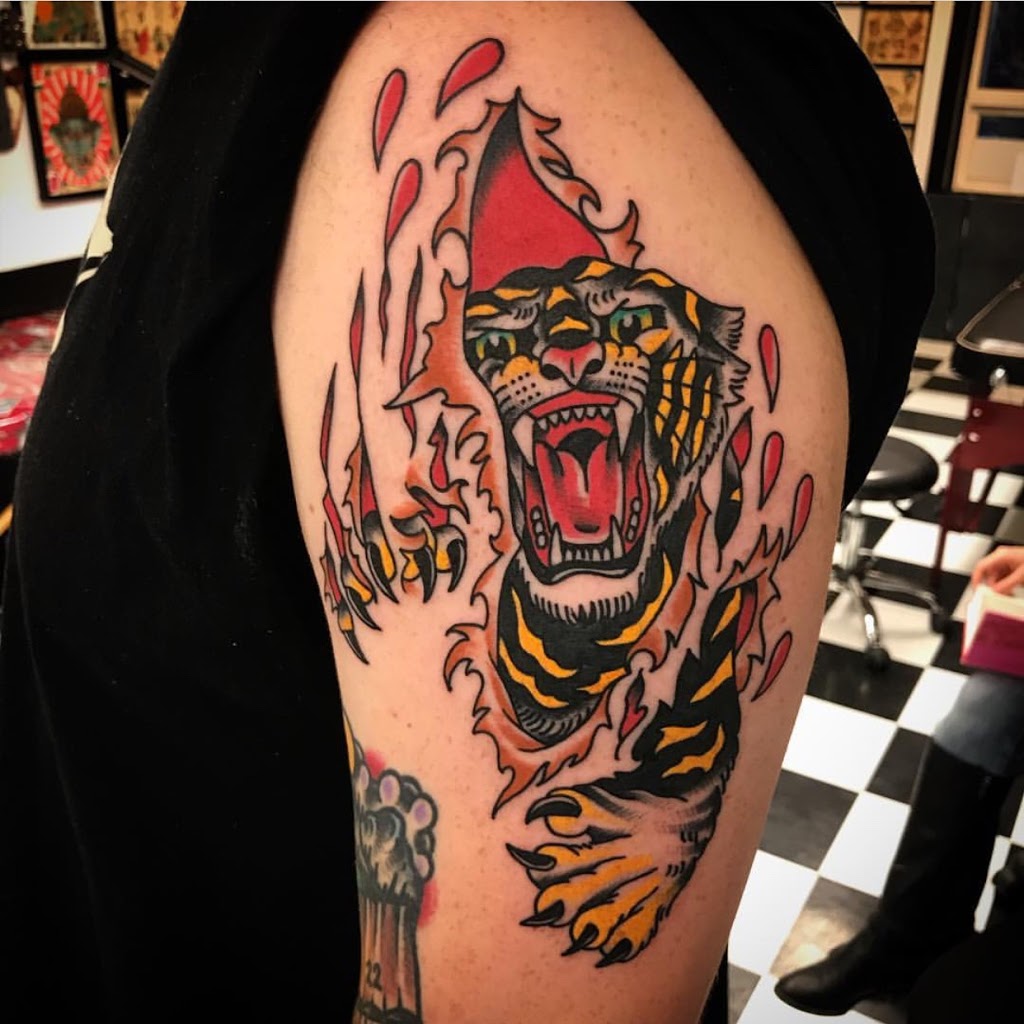 Otherside Tattoo | 561 Gladstone Ave, Ottawa, ON K1R 5P2, Canada | Phone: (613) 569-4545