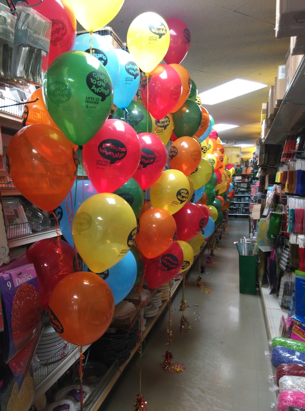 Victoria Party Store | 809 Victoria St N, Kitchener, ON N2B 3C3, Canada | Phone: (519) 744-9500