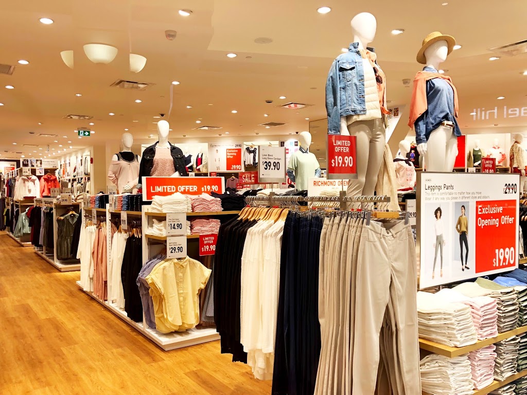 UNIQLO | 6551 No 3 Rd, Richmond, BC V6Y 2B6, Canada | Phone: (604) 330-8107