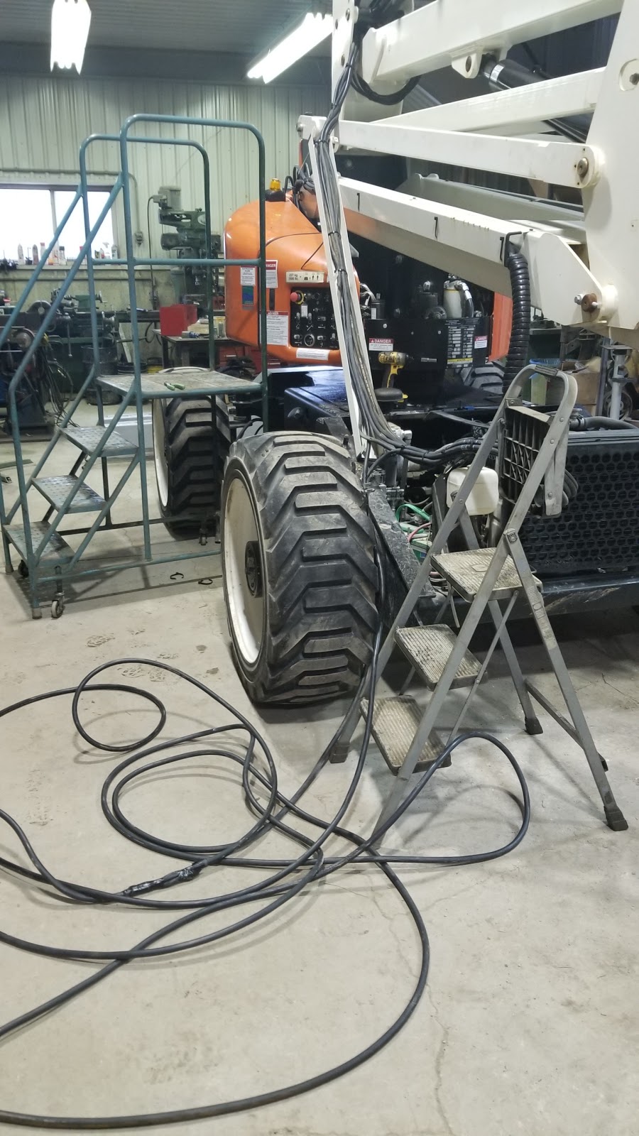 K W Lift Truck Repair | 235332 Conc 2C, Williamsford, ON N0H 2V0, Canada | Phone: (519) 794-2842