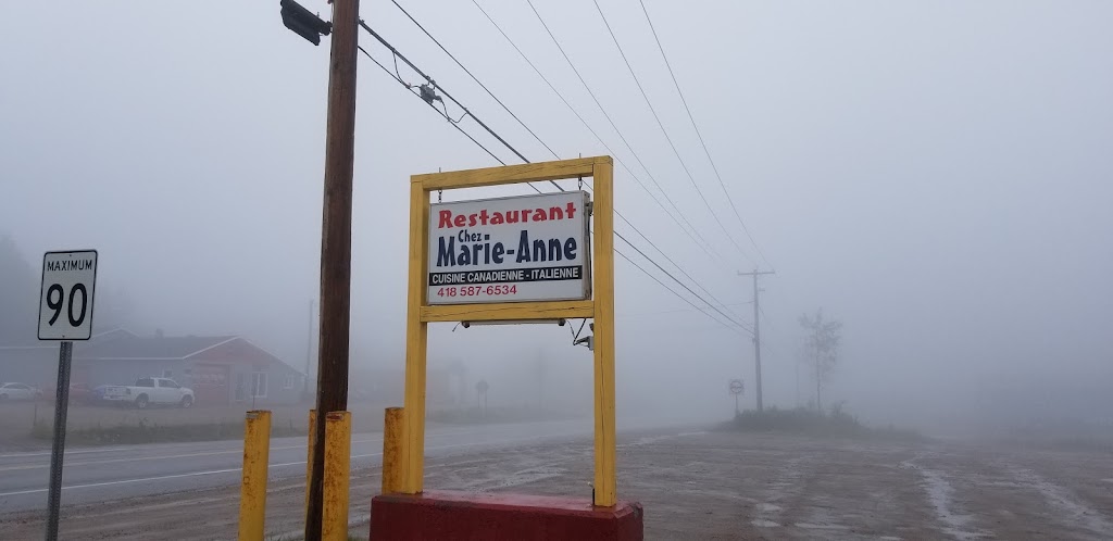 Restaurant chez Marie-Anne | 240 QC-138, Forestville, QC G0T 1E0, Canada | Phone: (418) 587-6534