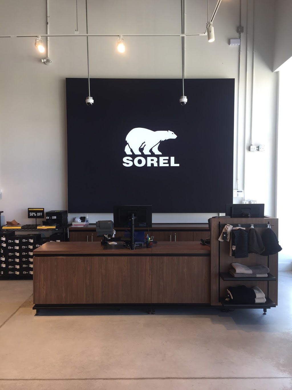 SOREL | 300 Taylor Road CRU1003A, Niagara-on-the-Lake, ON L0S 1J0, Canada | Phone: (905) 988-5009