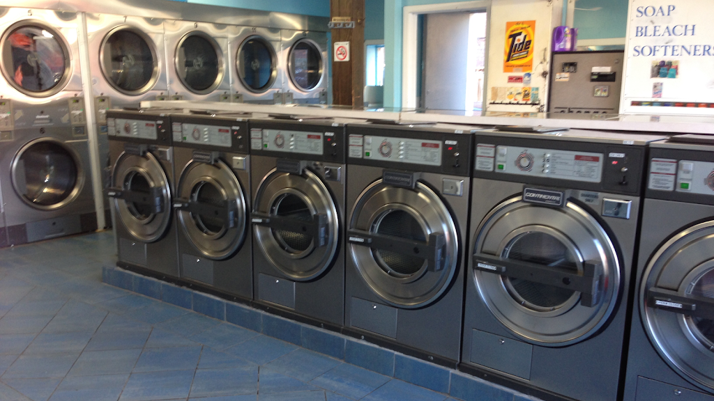 24 Hour Coin Laundromat | 668 Manning Ave, Toronto, ON M6G 1L2, Canada | Phone: (416) 516-0725