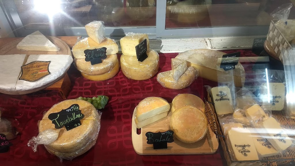 Fromagerie Des Cantons | 441 Rue de Normandie N, Farnham, QC J2N 1W5, Canada | Phone: (450) 293-2498