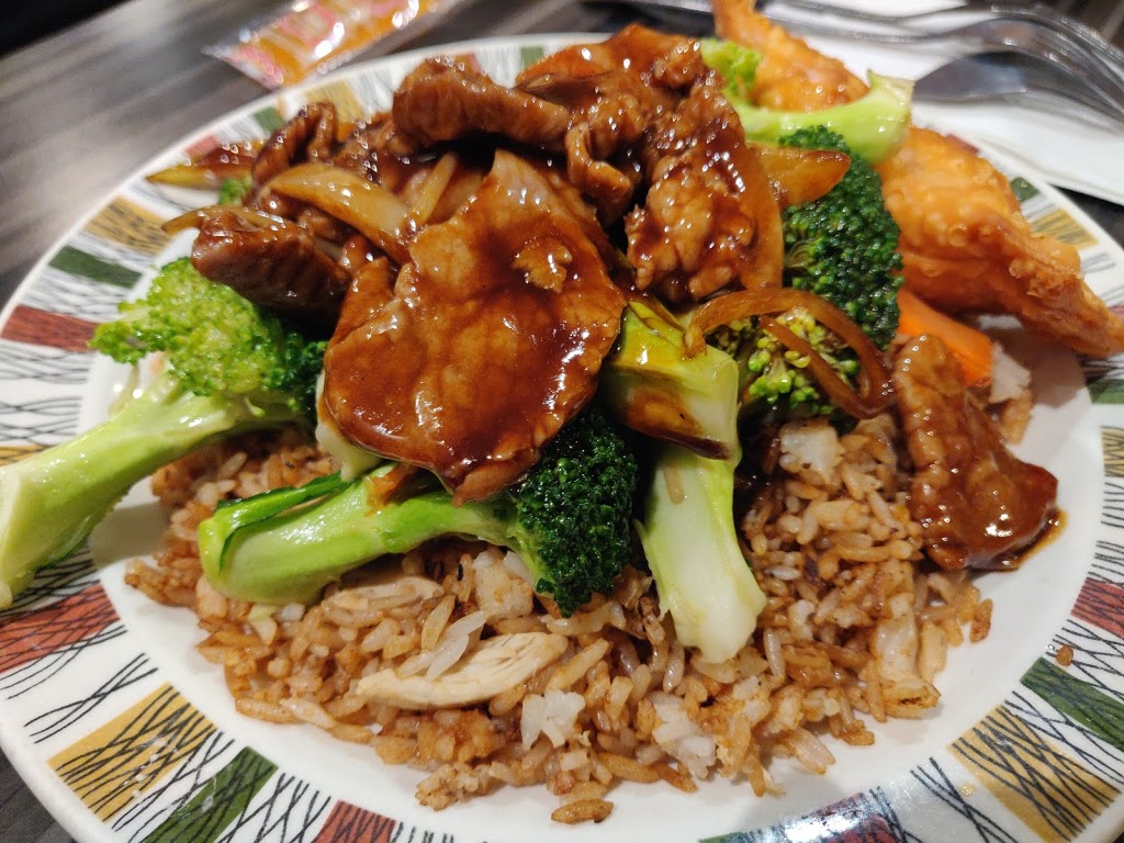 Mai Mai Chinese Restaurant | 3272 Lake Shore Blvd W, Etobicoke, ON M8V 1M4, Canada | Phone: (416) 252-6269