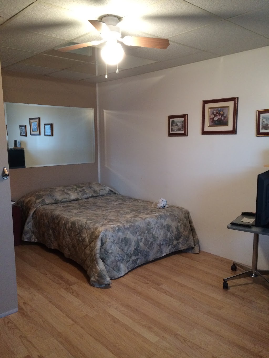 Motel B.R. | 801 Grande Côte, Berthierville, QC J0K 1A0, Canada | Phone: (450) 836-3277