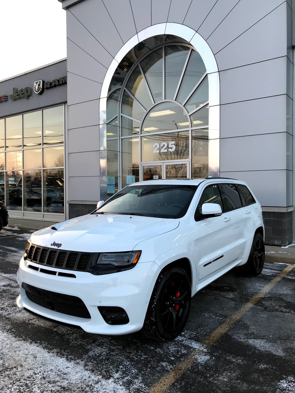 Dodge Chrysler Jeep Ram De Saint-Basile | 225 Boul Sir-Wilfrid-Laurier, Saint-Basile-le-Grand, QC J3N 1M2, Canada | Phone: (450) 653-0114