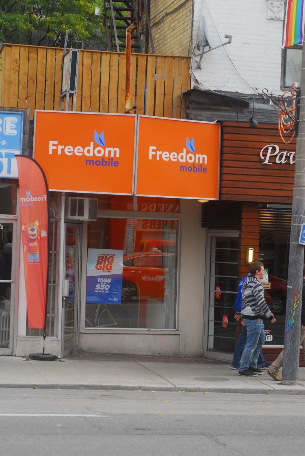 Freedom Mobile | 509 Church St, Toronto, ON M4Y 2C9, Canada | Phone: (416) 921-8808