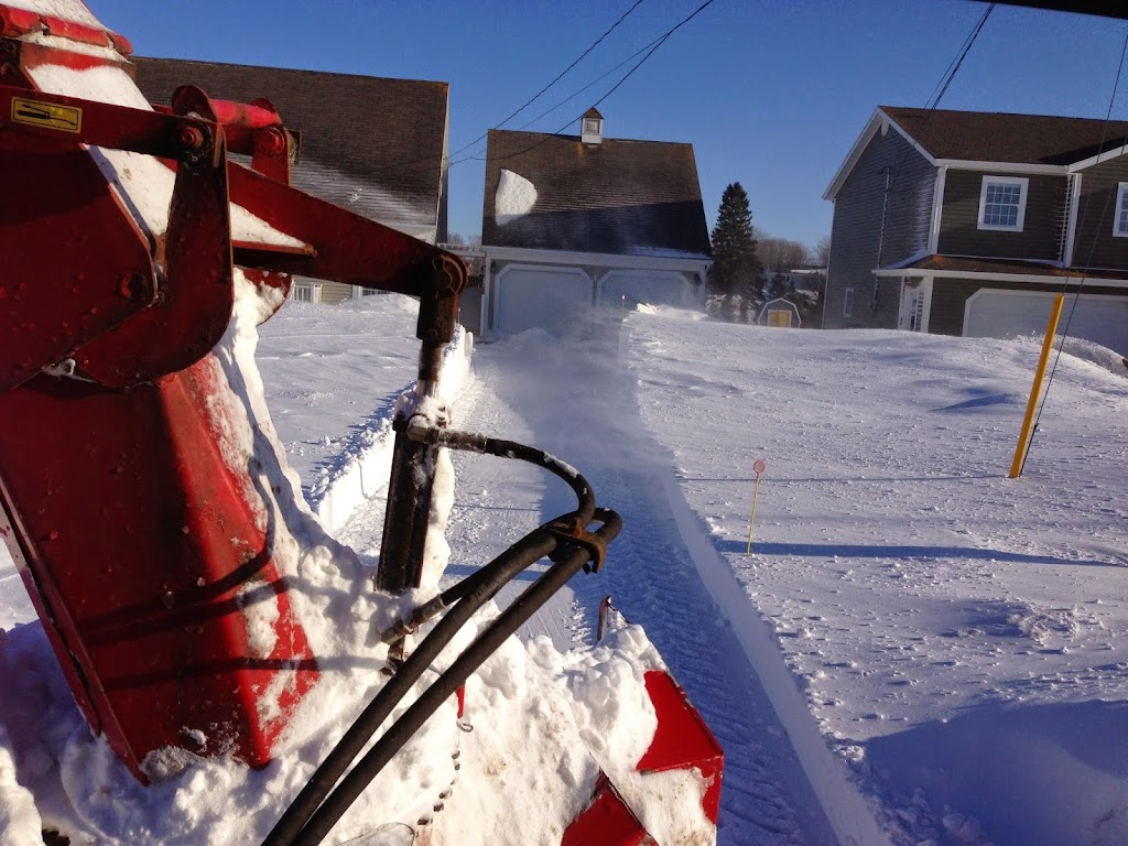 Warrens Snow Removal | 27 Warren Grove Rd, Cornwall, PE C0A 1H5, Canada | Phone: (902) 394-5535