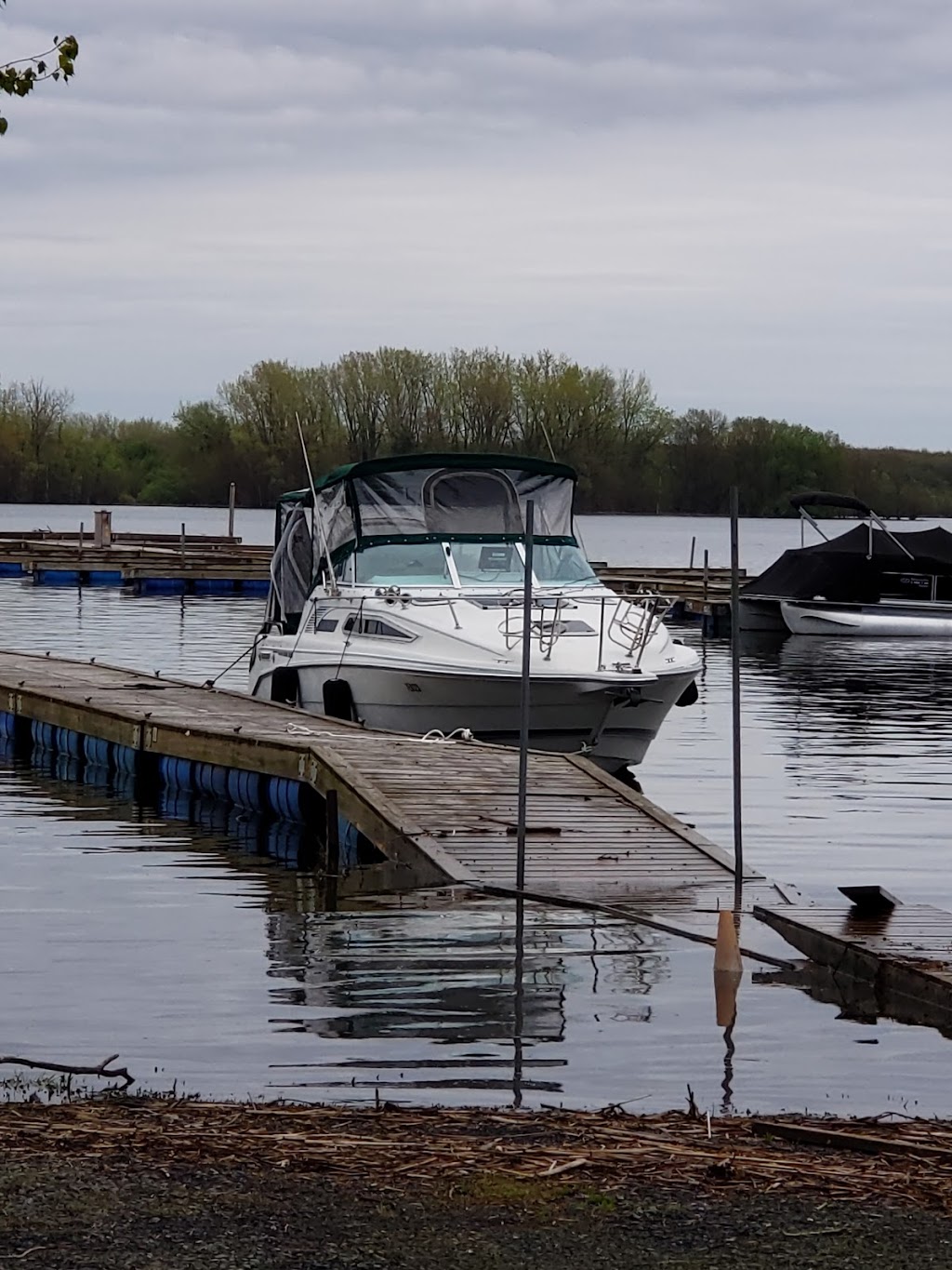 Marina Les Berges | 212 1re Rue, Île-aux-Noix, QC J0J 1G0, Canada | Phone: (450) 291-3312