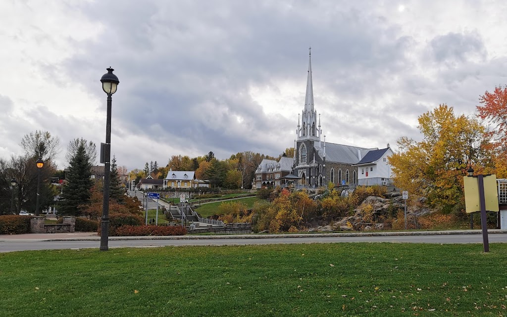 Paroisse Sacre-Coeur | 500 Chem. de la Réserve, Chicoutimi, QC G7J 3N9, Canada | Phone: (418) 543-4624