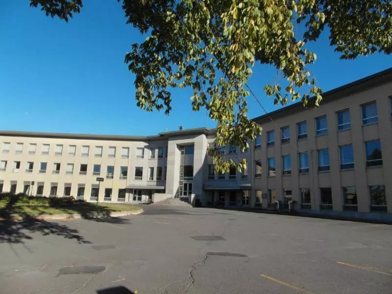 Collège Stanislas | 1605 Ch Ste-Foy, Québec, QC G1S 2P3, Canada | Phone: (418) 527-9998