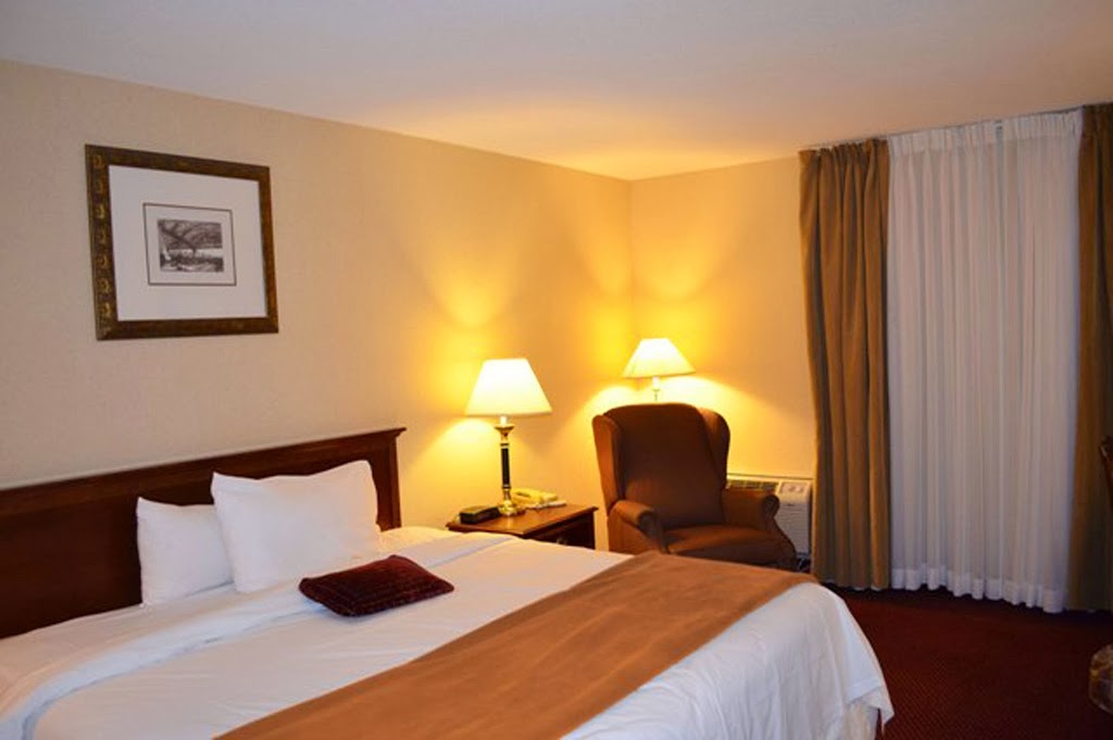 Super 8 by Wyndham Chatham | 25 Michener Rd, Chatham, ON N7L 4B8, Canada | Phone: (519) 354-3366