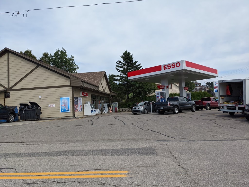 Esso | 2225 Route du Fleuve, Les Éboulements, QC G0A 2M0, Canada | Phone: (418) 635-2465