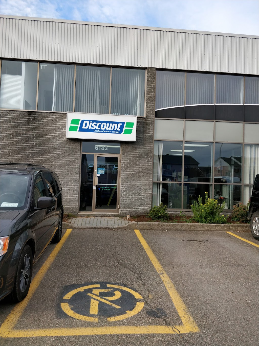 Discount Location dautos et camions | 6925 Rue Dalpé, Trois-Rivières, QC G9A 5C9, Canada | Phone: (819) 378-0114