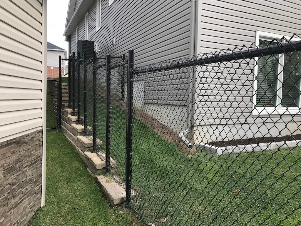 Clôture Ideal Fence | 2678 Mac St, Gloucester, ON K1V 8V1, Canada | Phone: (613) 833-1818