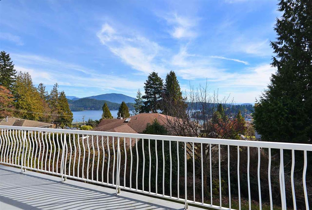 Dempster Grant Real Estate - Sunshine Coast | 938 Gibsons Way #101, Gibsons, BC V0N 1V7, Canada | Phone: (604) 989-1300