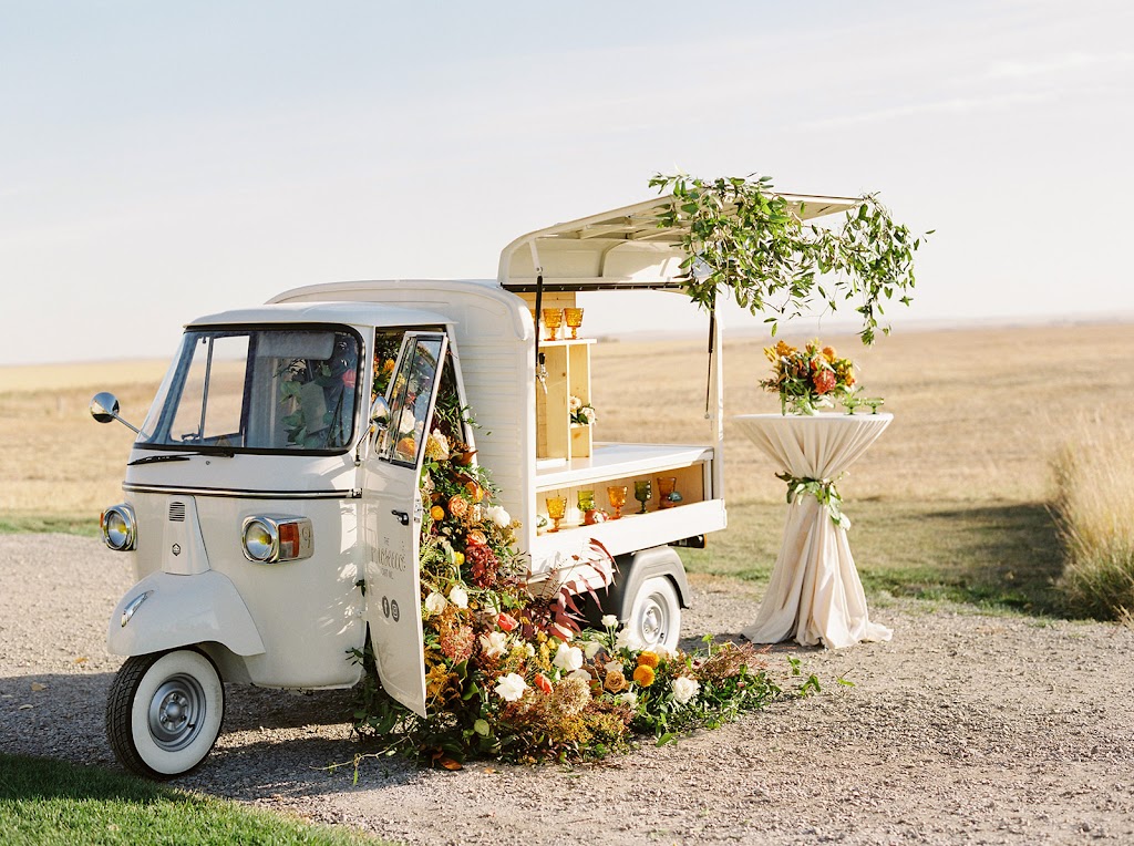 The Prosecco Cart Inc. | 212 Lakepointe Dr, Chestermere, AB T1X 0R3, Canada | Phone: (403) 826-3405