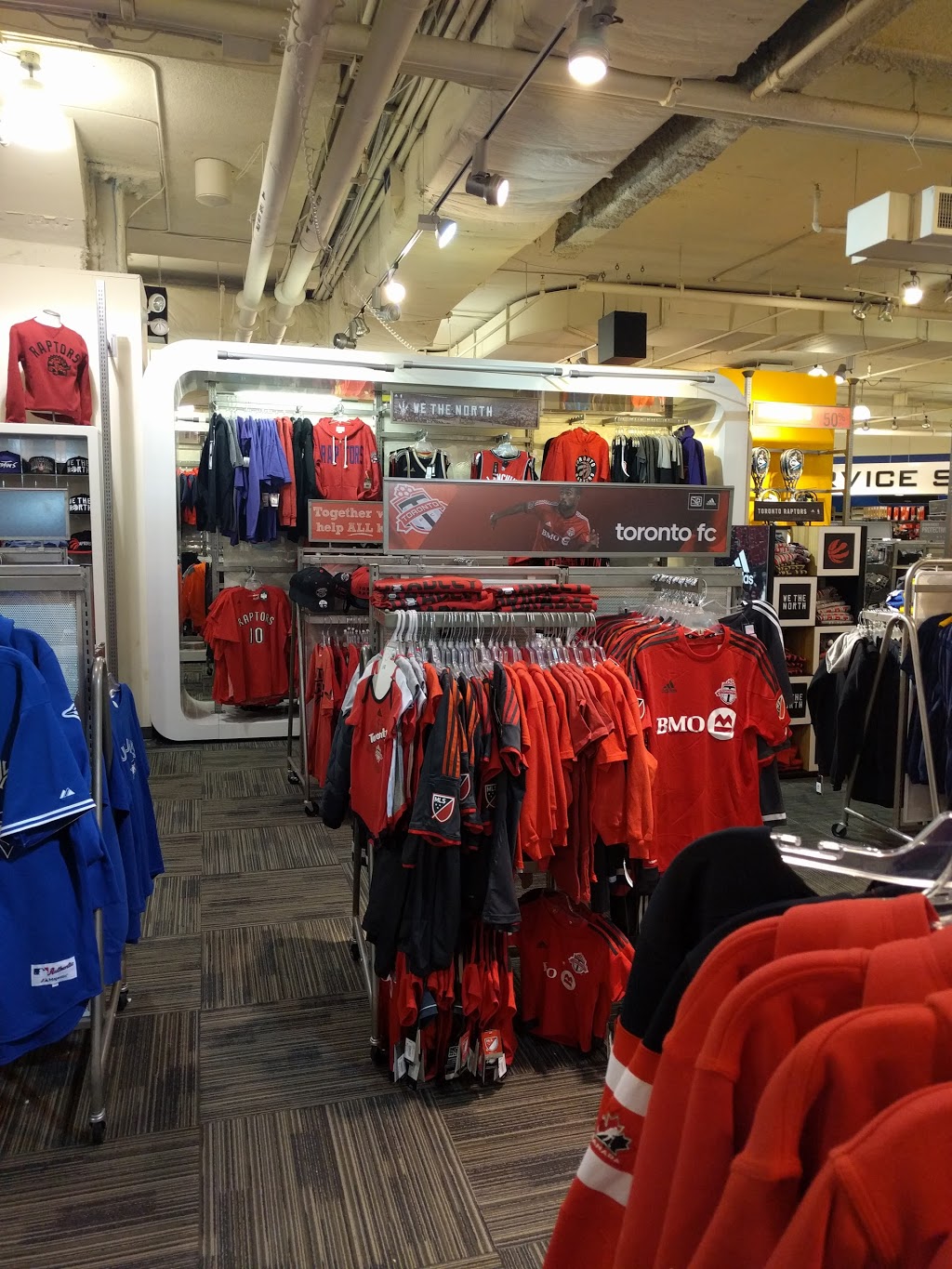 Sport Chek | and Kiosk 0702K, 25 Peel Centre Dr Unit 0124A, Brampton, ON L6T 3R5, Canada | Phone: (905) 789-8965