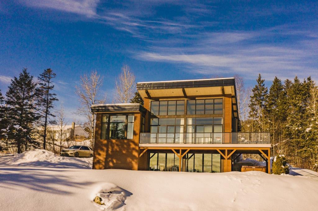 Reno-Fair Villa | 106 Côte de Pérou, Baie-Saint-Paul, QC G3Z 1L4, Canada | Phone: (418) 651-4589