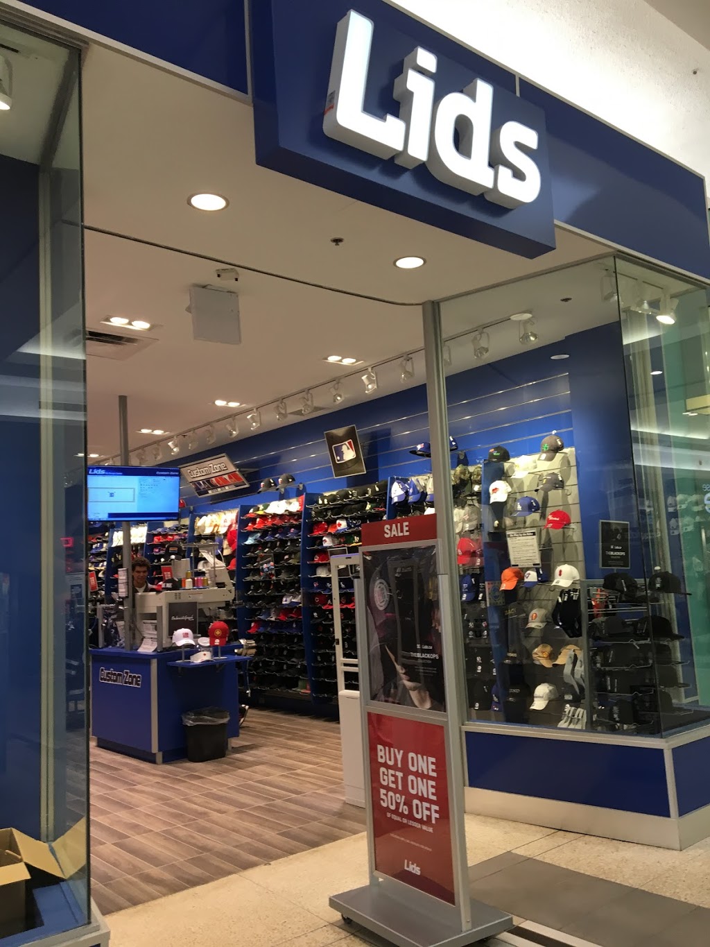 Lids | 1555 Regent Avenue W, Sp T40, Winnipeg, MB R2C 4J2, Canada | Phone: (204) 667-7980