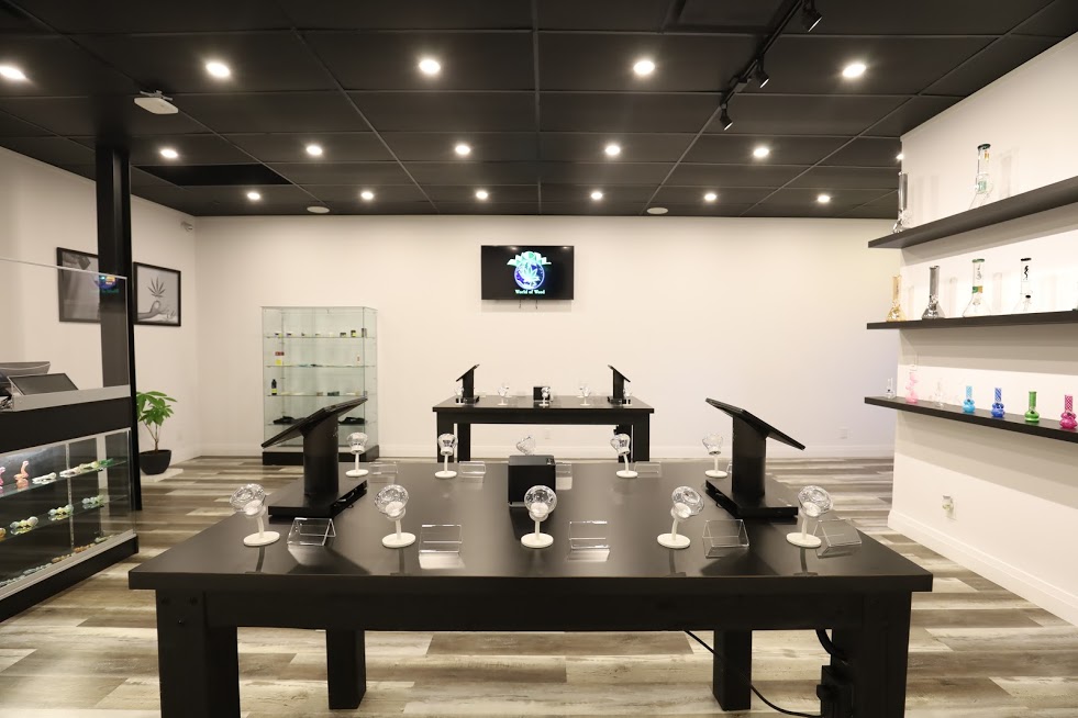 WOW WORLD OF WEED | 3412 Weston Rd, North York, ON M9M 2W2, Canada | Phone: (416) 743-1234