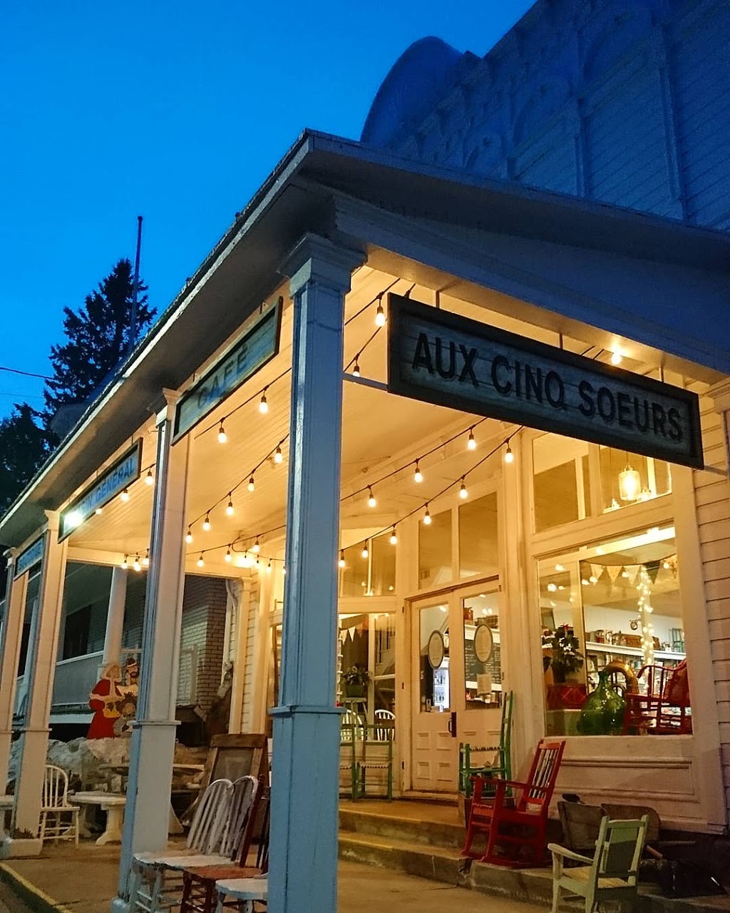 Café Aux Cinq Soeurs | 290 Rue Masson, Sainte-Thècle, QC G0X 3G0, Canada | Phone: (418) 289-4135