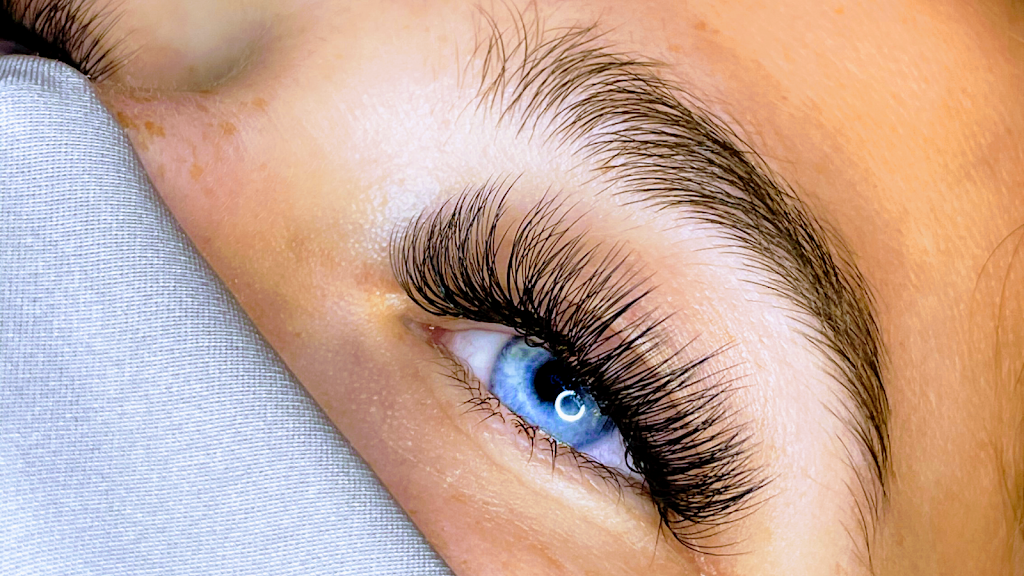 Bellas Lash Co. | 1598 Nichol Rd, White Rock, BC V4B 3C2, Canada | Phone: (604) 727-4288