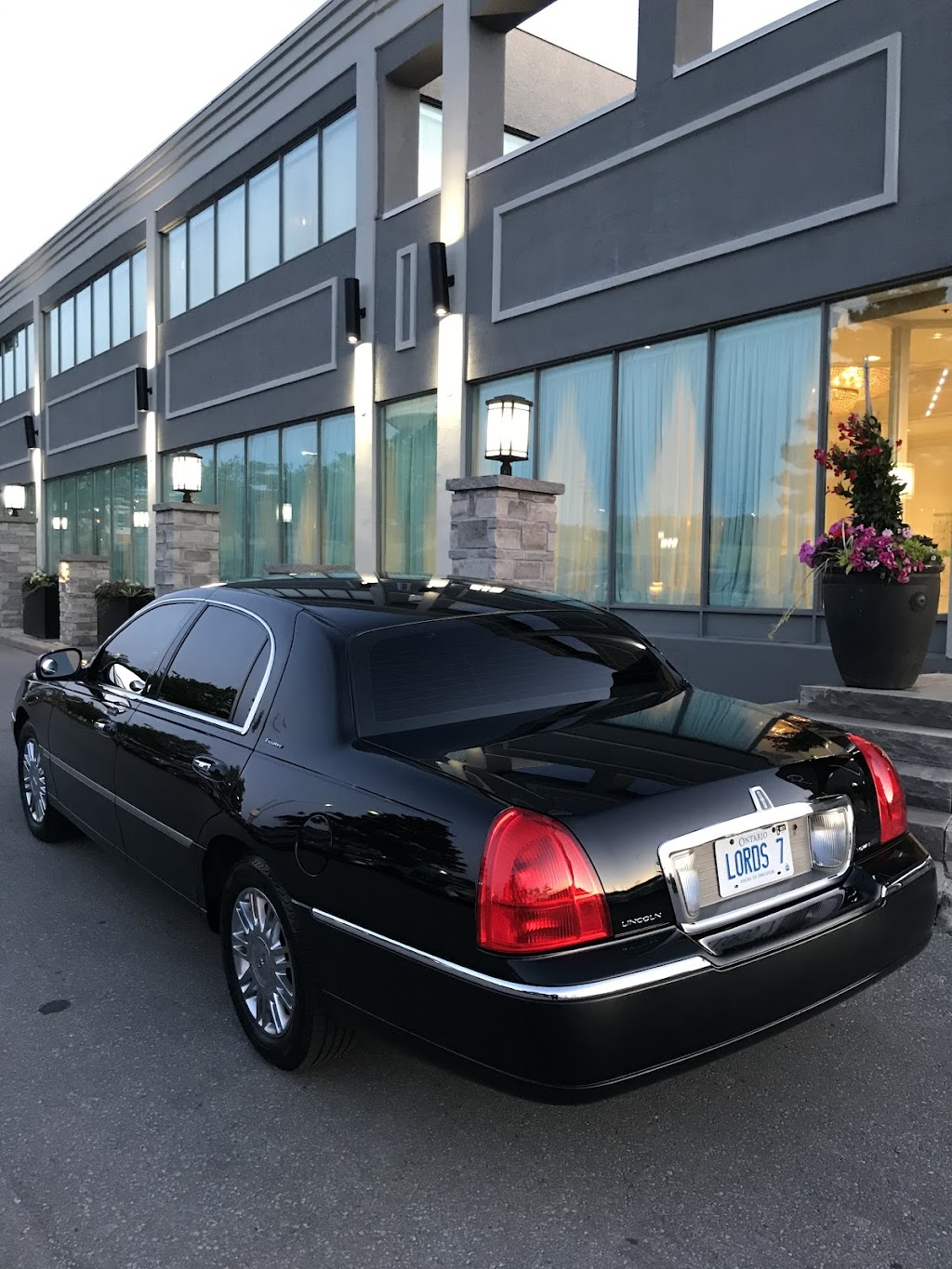 LORDS LIMOUSINE | 9 Intrepid Dr, Whitby, ON L1N 8R8, Canada | Phone: (905) 447-5673