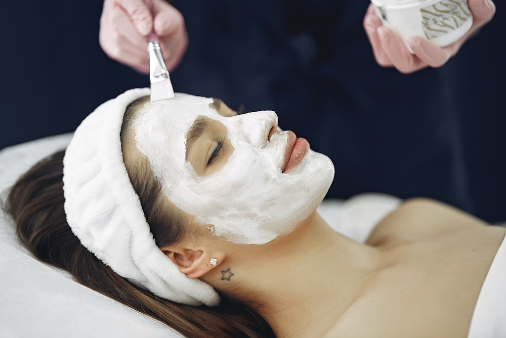 Au Saloon Beauté | 345 Chem. Marcil, Sainte-Clotilde-de-Châteauguay, QC J0L 1W0, Canada | Phone: (514) 609-4235