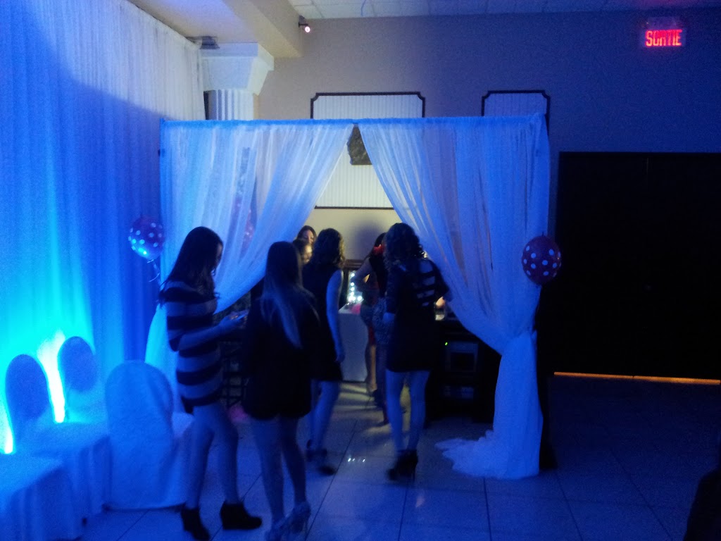 Photoboothlaval | 1400 Mnt Champagne, Laval, QC H7X 3Z8, Canada | Phone: (450) 689-1555