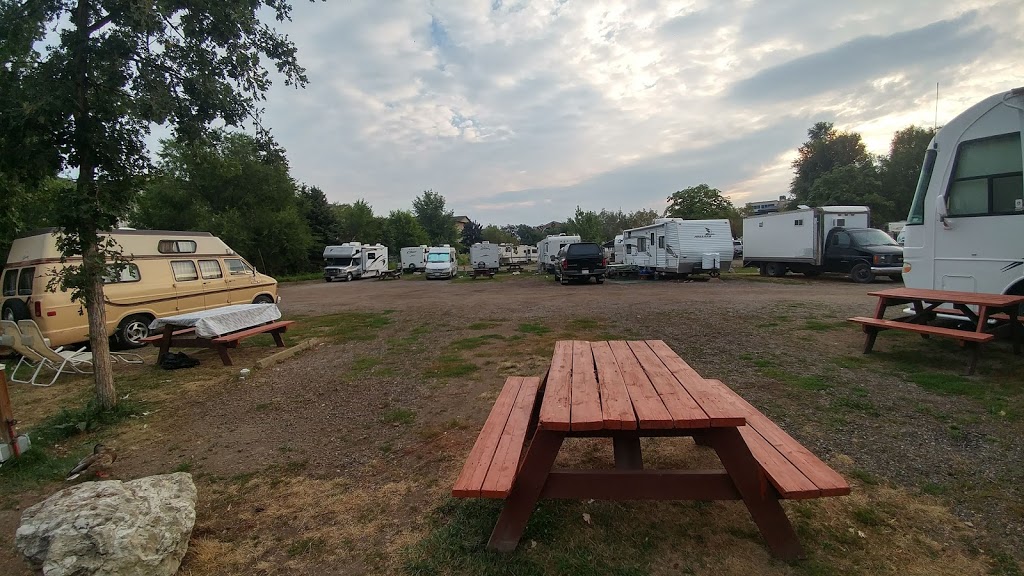 Willow Creek Family Campground | 3316 Lakeshore Rd, Kelowna, BC V1W 3T1, Canada | Phone: (250) 762-6302