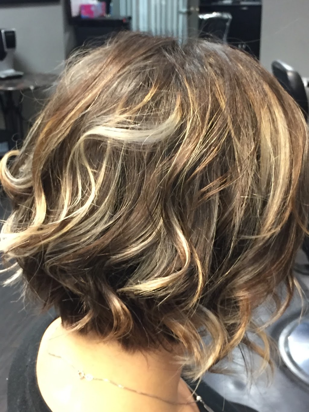 Bella Mia Hair Studio | 370 Main St N, Brampton, ON L6V 4A4, Canada | Phone: (905) 457-7364