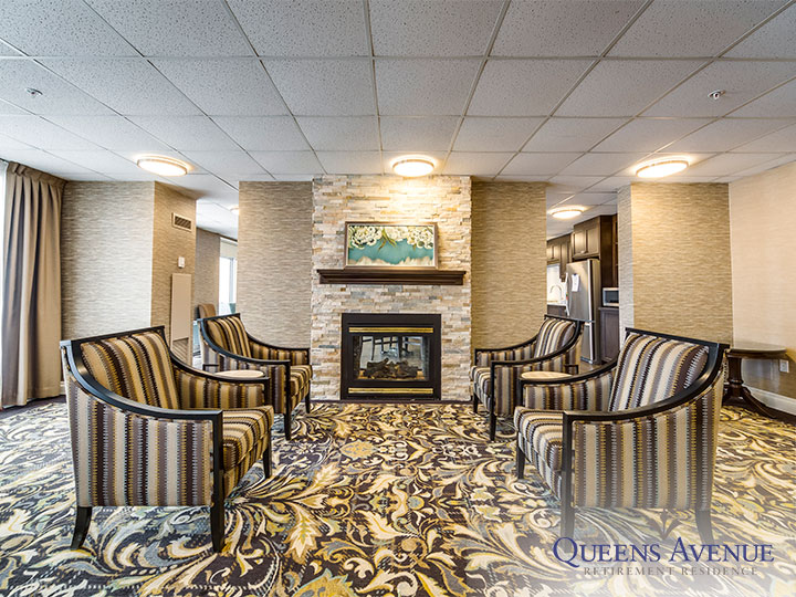 Queens Avenue Retirement Residence | 1056 Queens Ave, Oakville, ON L6H 6R3, Canada | Phone: (905) 815-0862