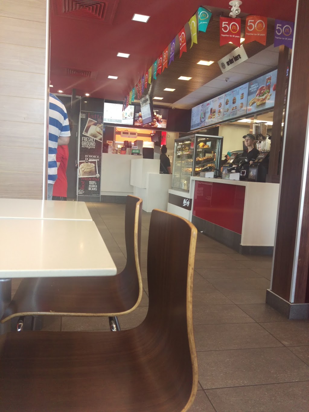 McDonalds | 1505 Guelph Line, Burlington, ON L7P 3B6, Canada | Phone: (905) 336-2331