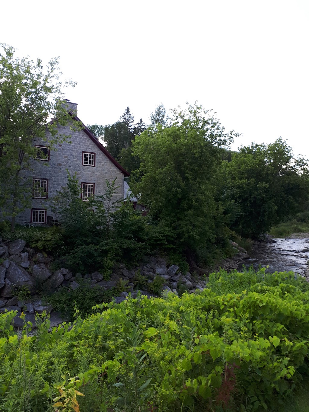 Moulin de la Chevrotière | 105 Rue de Chavigny, Deschambault, QC G0A 1S0, Canada | Phone: (418) 286-6862