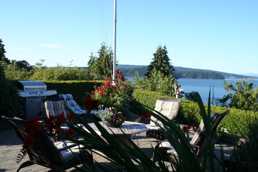 Island Views B & B | 5071 Seaview Dr, Bowser, BC V0R 1G0, Canada | Phone: (250) 757-9995