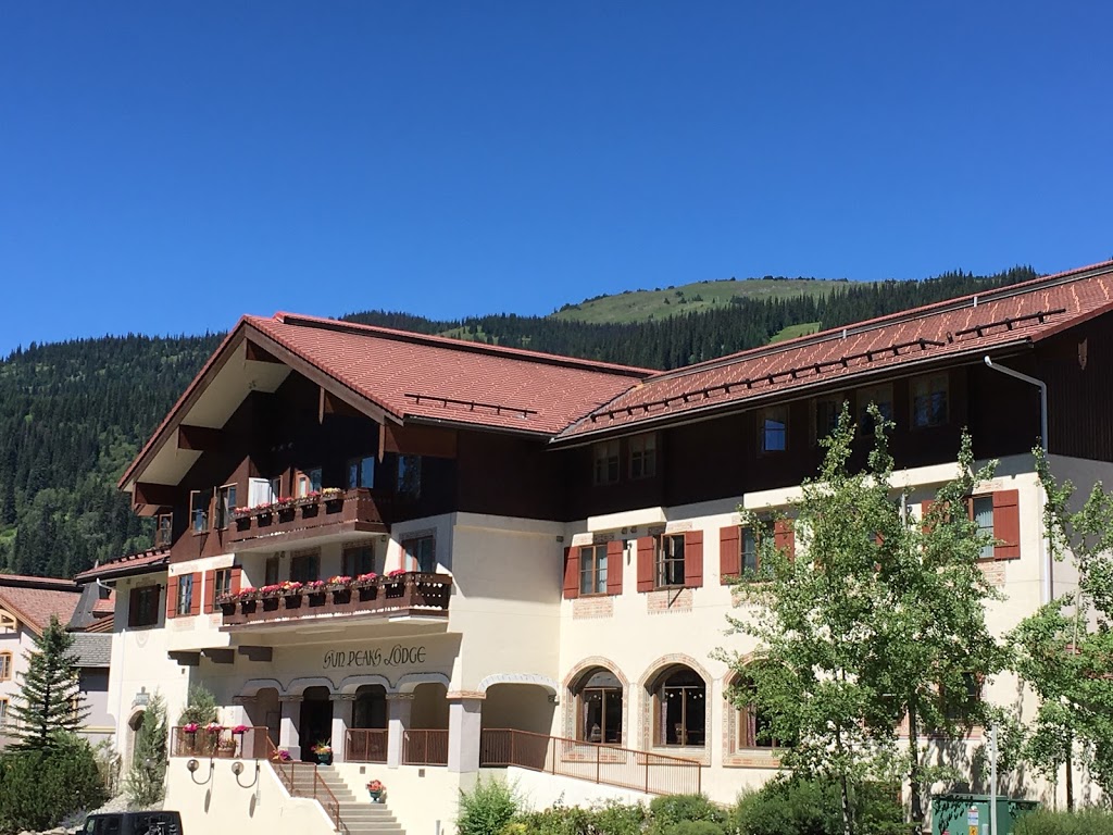 Sun Peaks Lodge | 3180 Creekside Way, Sun Peaks, BC V0E 5N0, Canada | Phone: (250) 578-7878