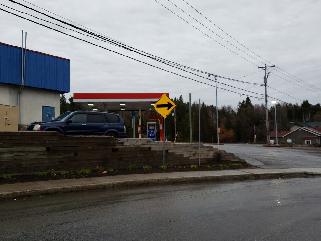 ESSO COUCHE-TARD | 723 Chemin du Village, Morin-Heights, QC J0R 1H0, Canada | Phone: (450) 226-1211