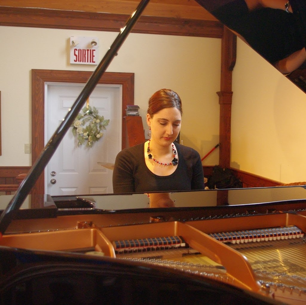 Pianiste Priscille Bilodeau cours de piano et chant - Musique d | 119 Rue Cleveland, Kingsey Falls, QC J0A 1B0, Canada | Phone: (819) 806-0078