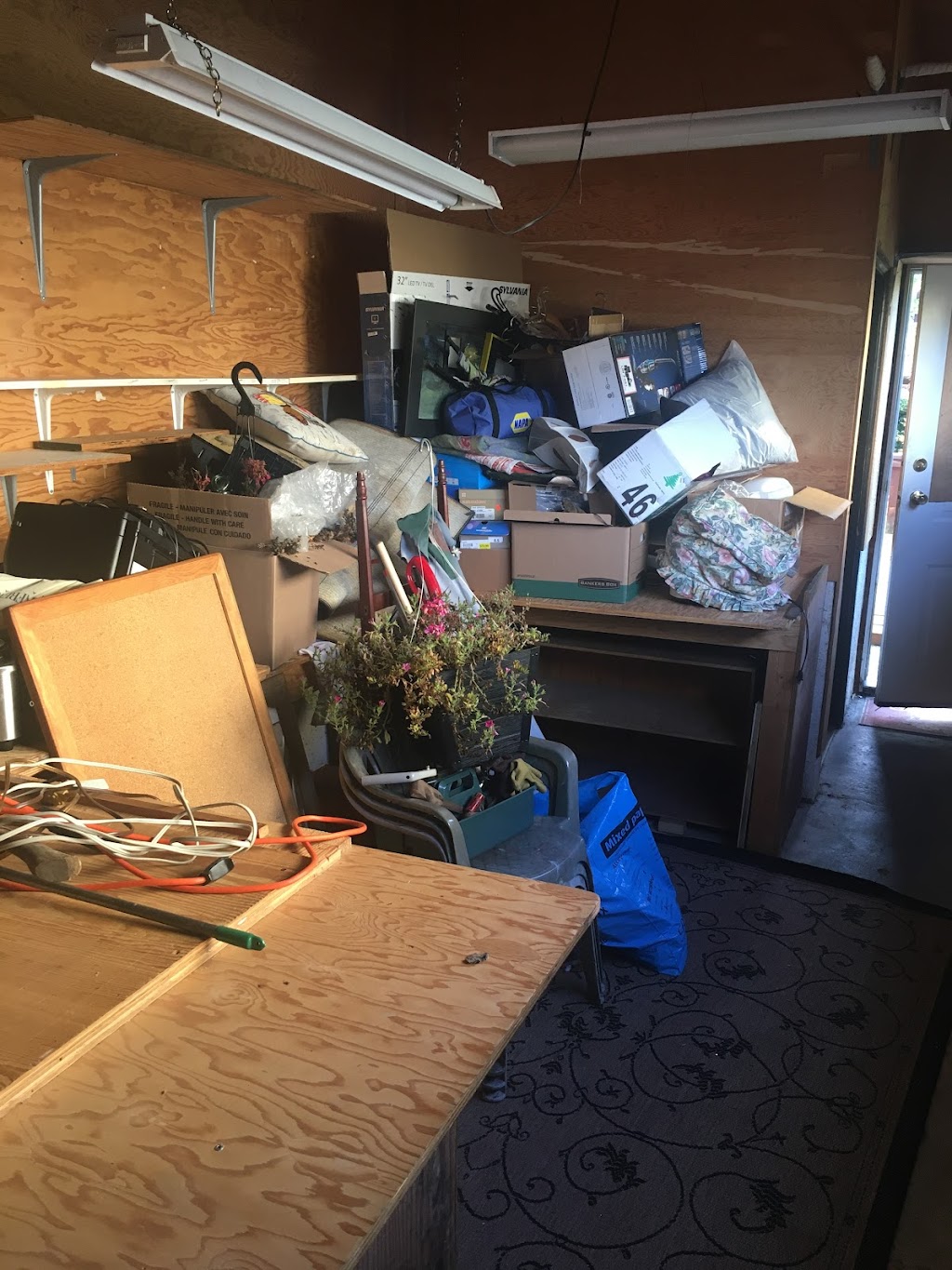 Parrys Hauling & Junk Removal Ltd | 6776 Wendonna Pl, Brentwood Bay, BC V8M 1A5, Canada | Phone: (250) 812-7774