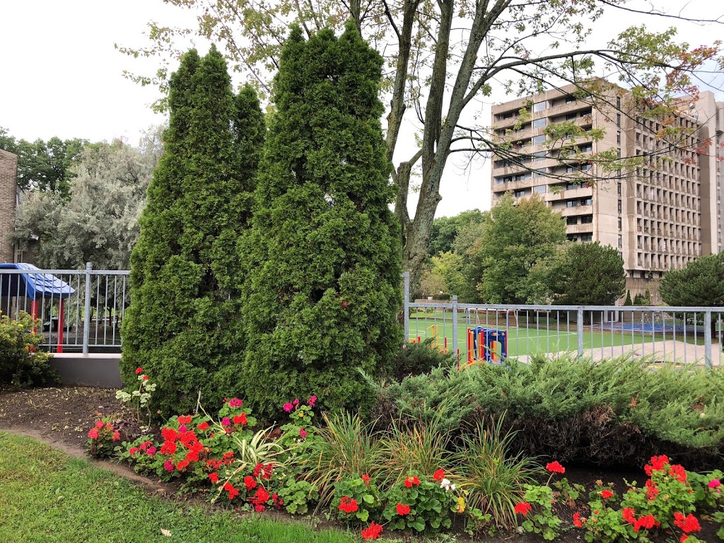 Collège Sainte-Marcelline | 9155 Boul Gouin O, Montréal, QC H4K 1C3, Canada | Phone: (514) 334-9651