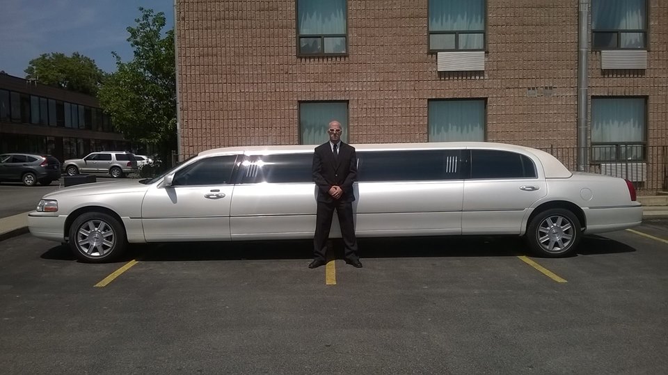 Federal Limousine Ottawa & Party bus | 1749 Winter Rose Ln, Ottawa, ON K1C 7A3, Canada | Phone: (613) 415-1685