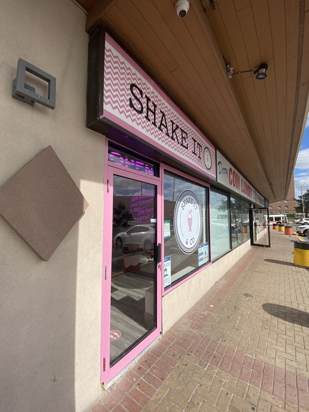 shake it & co | 3427 Derry Rd E, Mississauga, ON L4T 1A8, Canada | Phone: (905) 671-2288